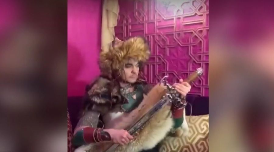 Одилов в образе шамана