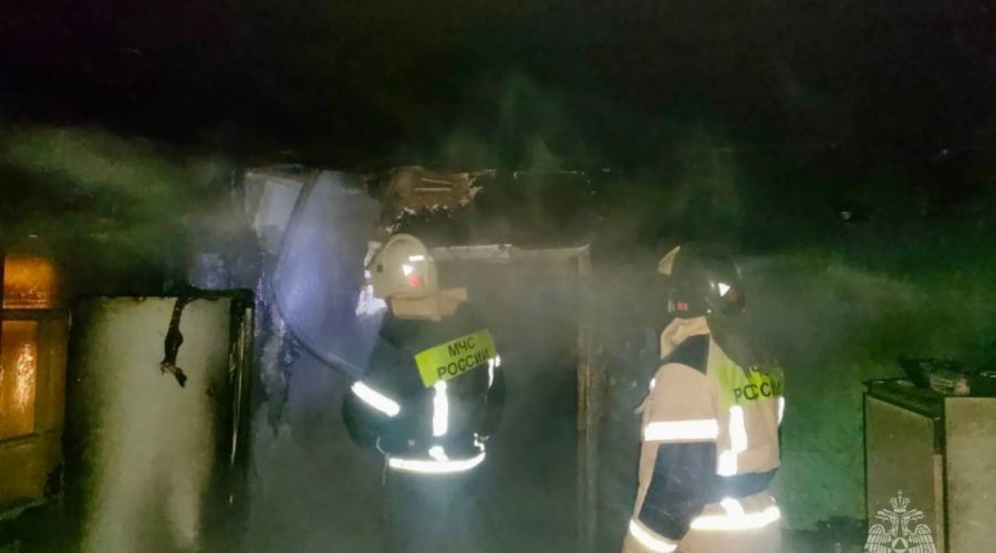 Пожарные ликвидировали возгорание в селе Поспелиха