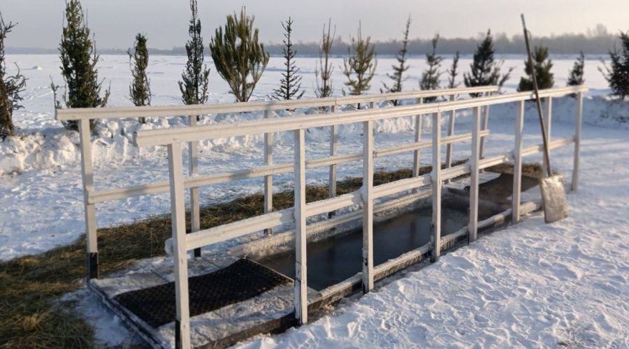 Крещенская купель на Оби