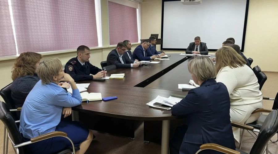 Совещание в мэрии Барнаула по поводу организации дополнительных площадок по сливу ЖБО