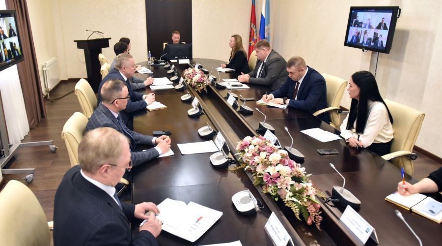 Аппаратное совещание по поводу паводка в Барнауле