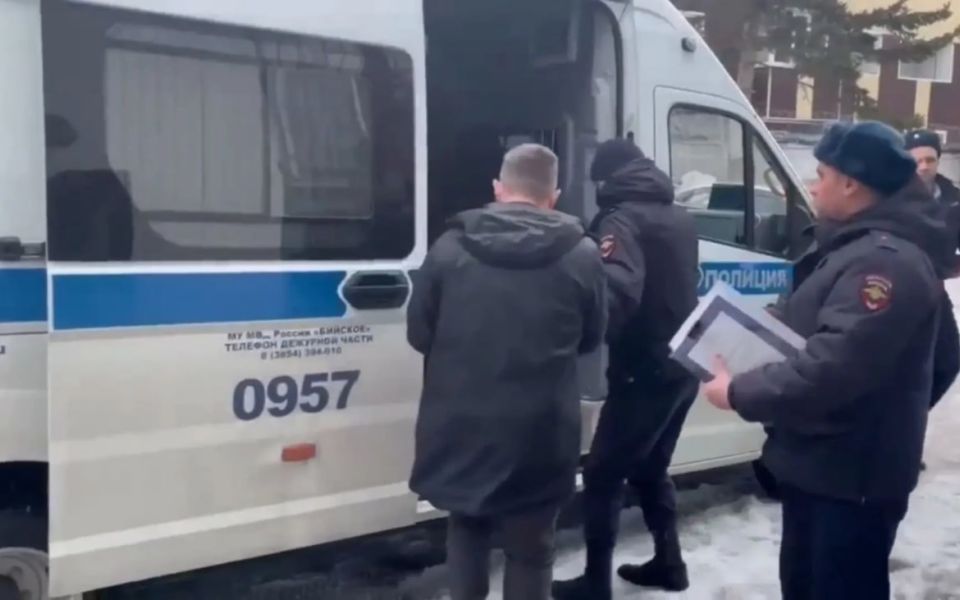 Против чиновника мэрии Бийска возбудили уголовное дело о получении взятки - Новости Банкфакс, 26.03.2026