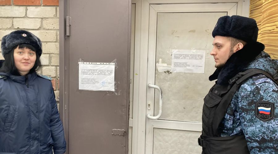 Судебные приставы закрыли рыбный павильон в Барнауле