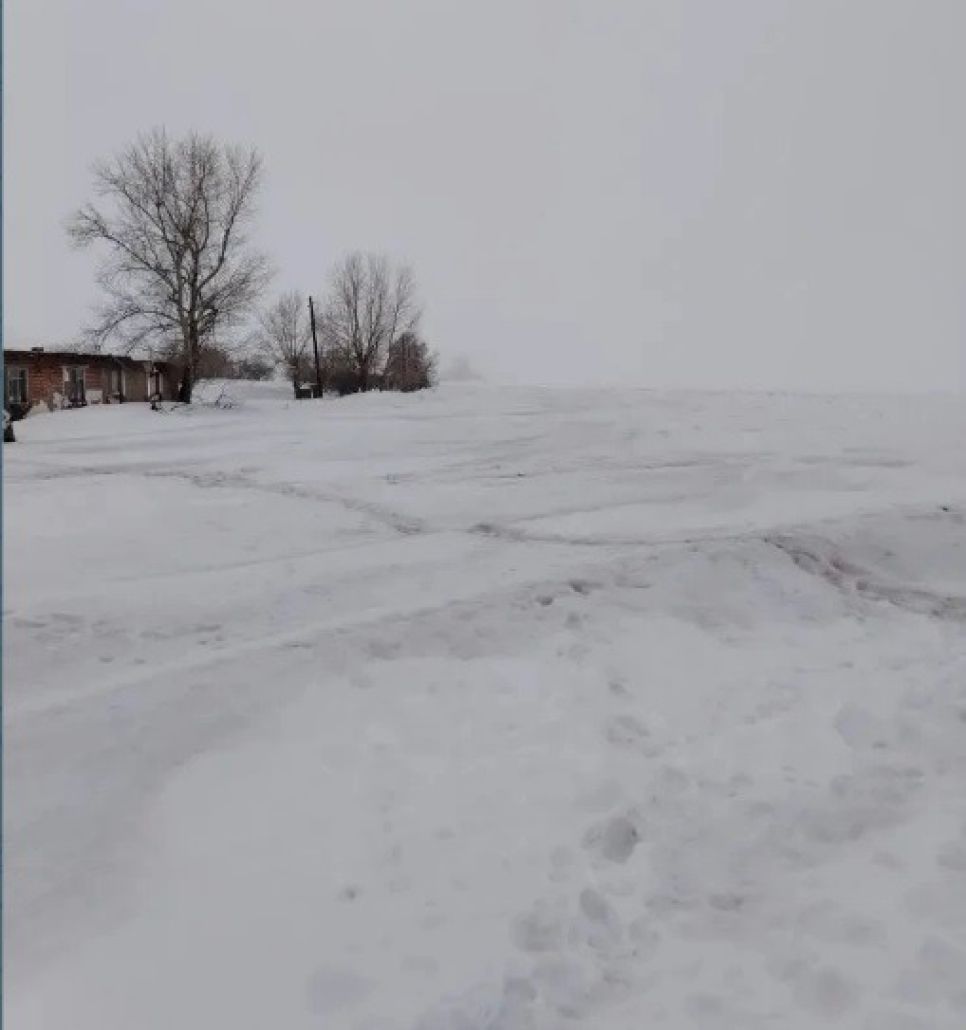 Вместо дороги в Добровке сплошные сугробы