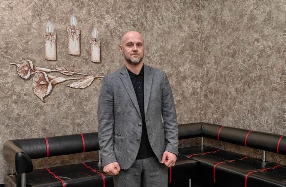 Директор Барнаульского крематория Андрей Чумаченко