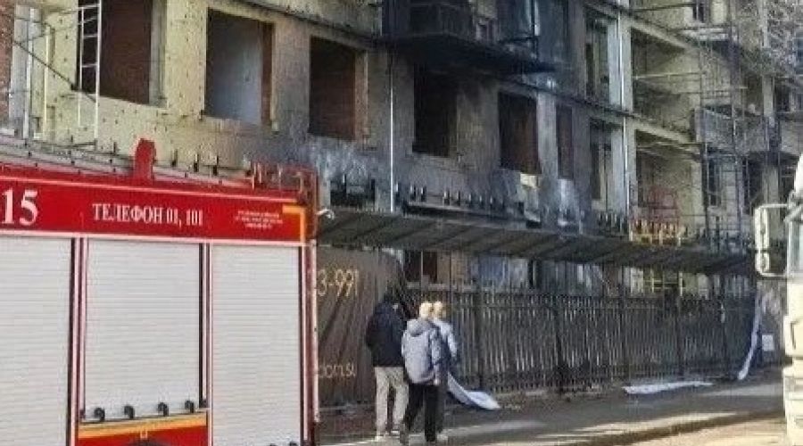 В Барнауле потушили пожар в строящемся квартале «Меланж»