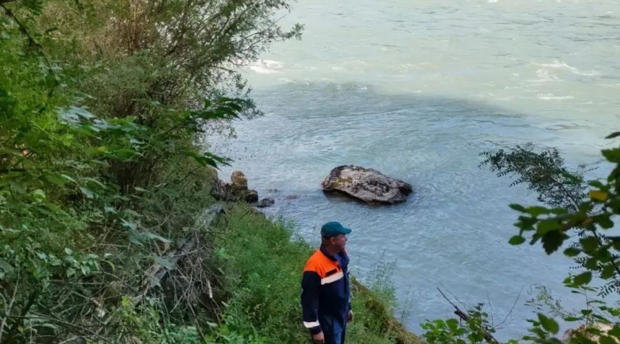 Поиск пропавших во время купания мужчин в Республике Алтай