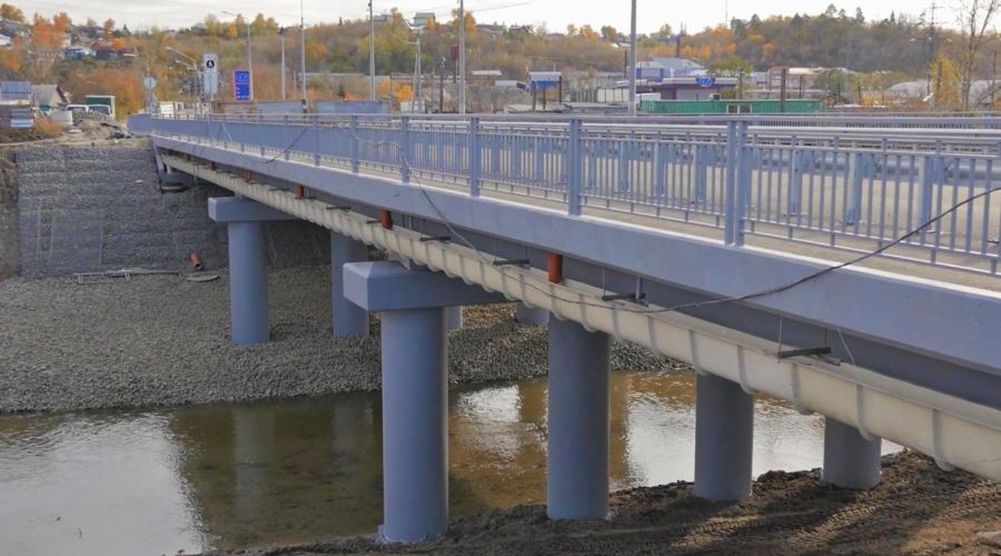 мост на улице Челюскинцев