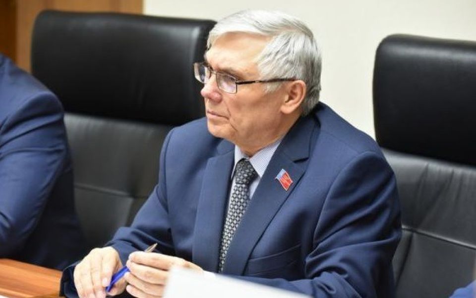 Еще один единоросс в Алтайском Заксобрании в преддверии выборов сменил политические «координаты» - Новости Банкфакс, 10.07.2026
