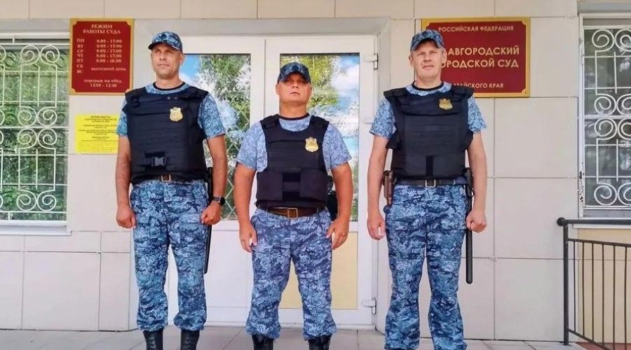 Судебные приставы