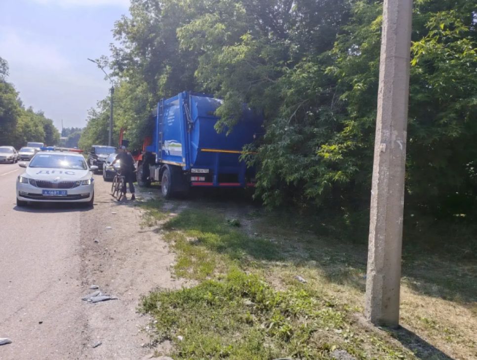 ДТП с автобусом и мусоровозом