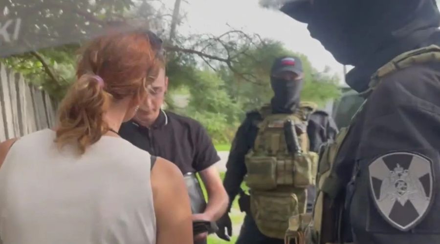 В Алтайском крае жительница Солонешенского района подозревается в совершении преступления террористической направленности