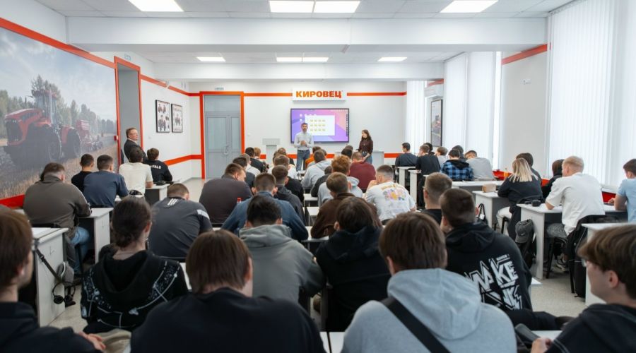 студенты АГАУ