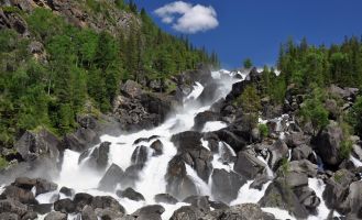 Водоскат Учар в Алтайском биосферном заповеднике