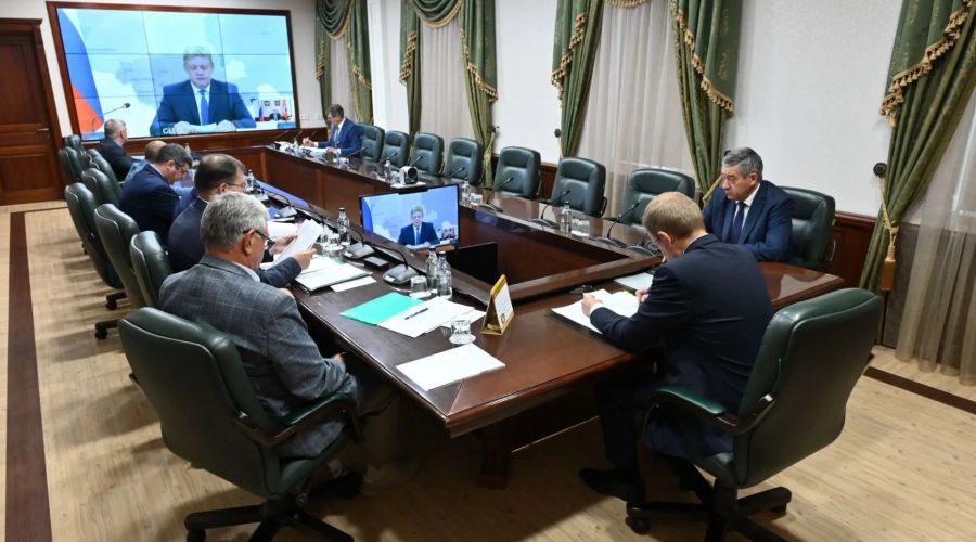 Совещание с полпредом