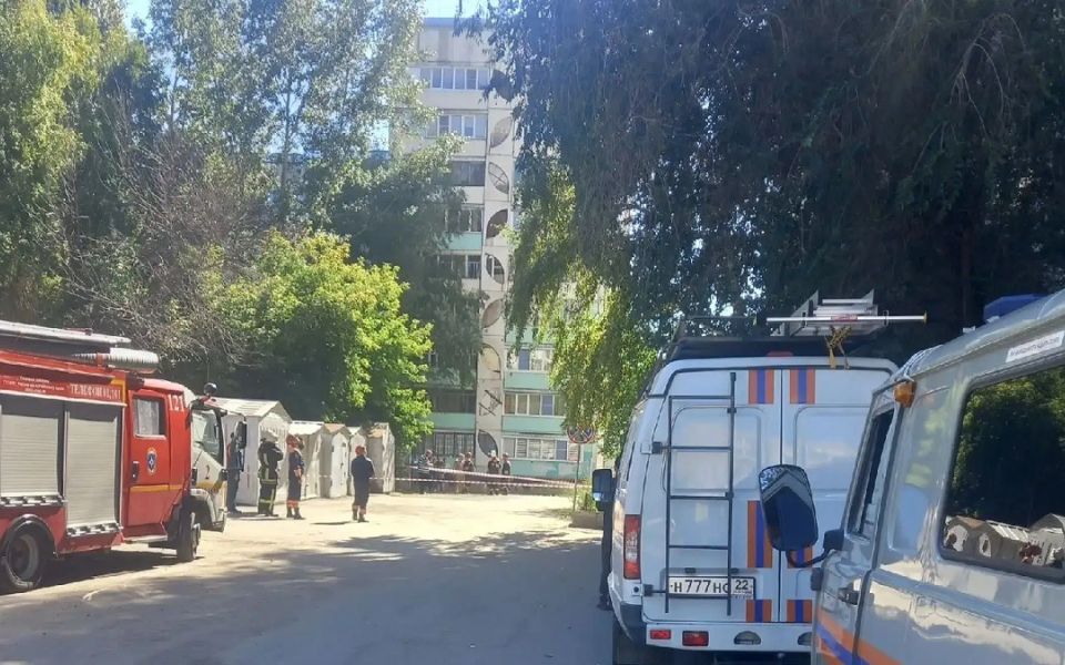 Барнаульскую многоэтажку оцепили из-за угрозы обрушения бетонной плиты - Новости Банкфакс, 08.09.2026