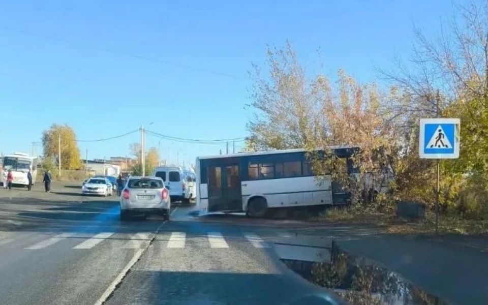 Автобус насмерть задавил водителя в Бийске - Новости Банкфакс, 08.10.2026