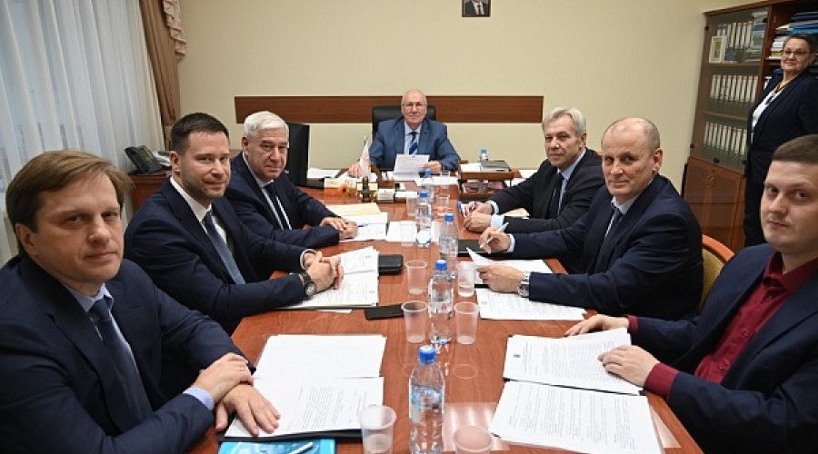 Комитет АКЗС по здравоохранению в новом созыве продолжил работу над законопроектом о запрете продажи вейпов вместе с Общественной палатой Алтайского края. 