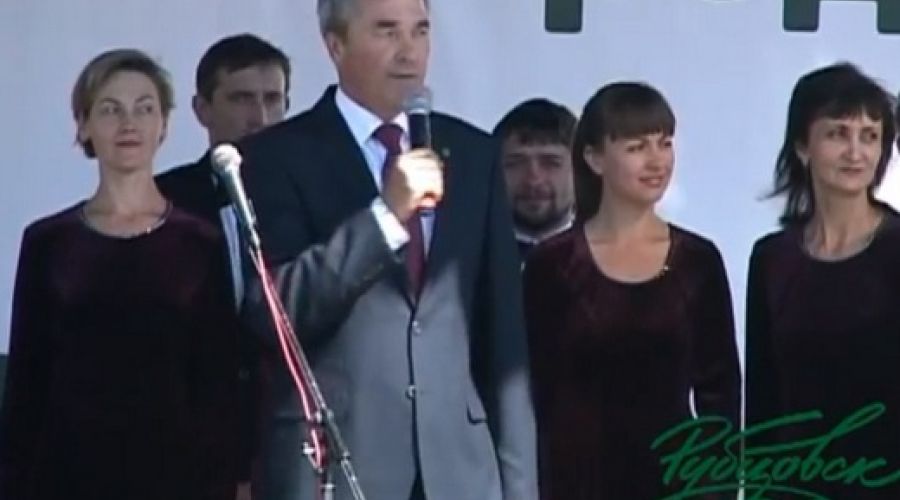 Сити-менеджер Ларионов поет «о нашем Рубцовске»