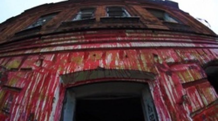 В Барнауле «кровоточат» старинные здания
