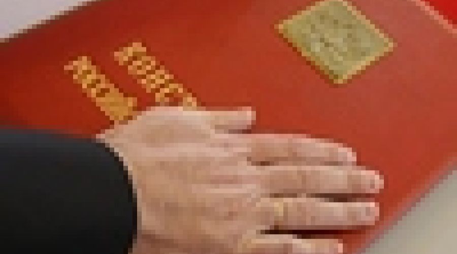 «Чтобы быстренько сказать «одобрямс»: фракции алтайского парламента обозначили свою позицию по поводу очередной «правки» Конституции РФ