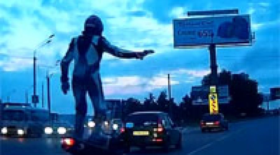 Барнаульский мотоэкстремал шокировал водителей