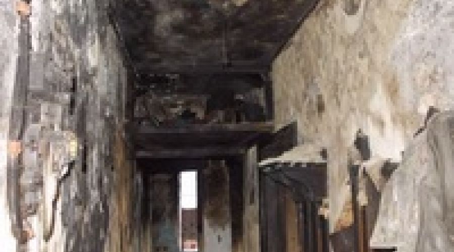 «Легендарный» разрушающийся дом в Бийске