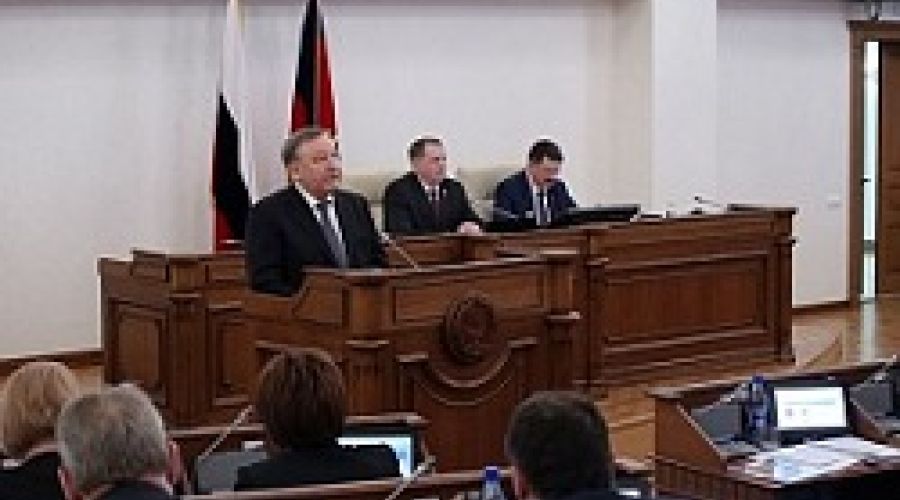 Александр Карлин отчитал депутатов