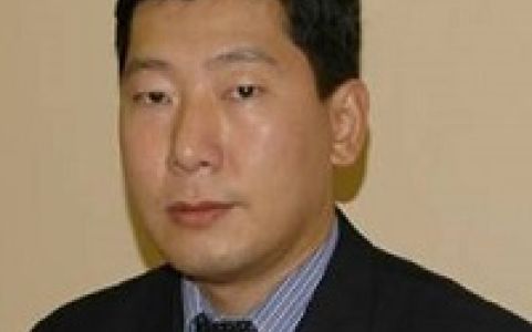 Ректор ААЭП Александр Тен