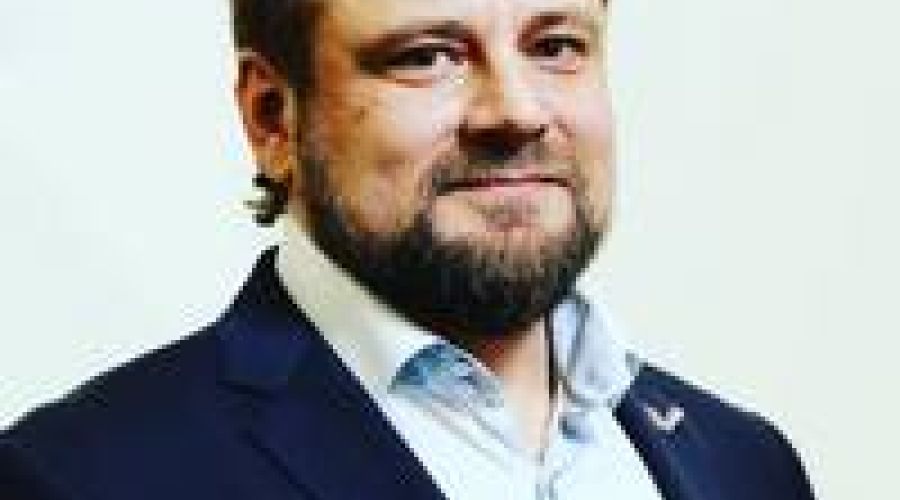 Неожиданно узнаю из СМИ и социальных сетей...