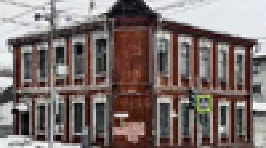 «Спасти здание может только первое лицо»: депутаты, ученые, общественники о будущем усадьбы Михайлова в Барнауле