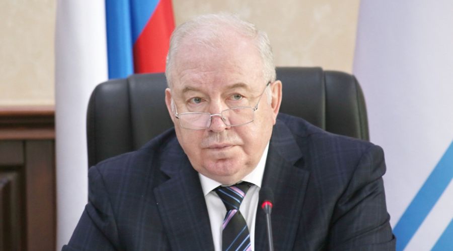 Бывшего алтайского вице-премьера будут судить за взятки и превышение полномочий