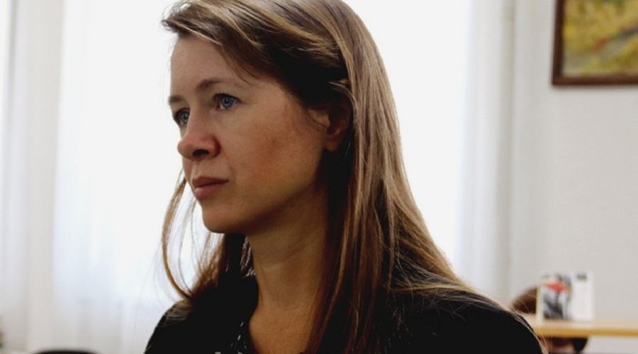 Елена Безрукова открестилась от сайдингового ремонта