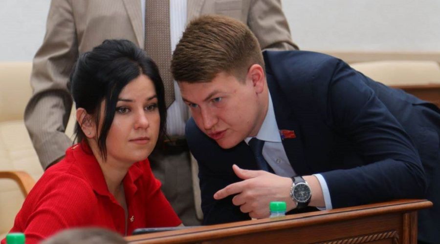 Коммунисты готовы потеснить единороссов в АКЗС