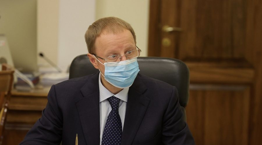 «Не вижу свет в конце тоннеля»: Минздрав и АГМУ не предложили Виктору Томенко выхода из кадрового кризиса в алтайской медицине