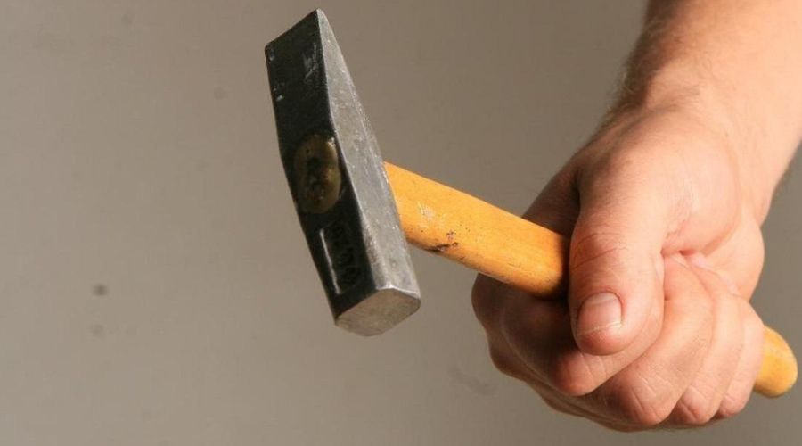 Женщину забили молотком и зарезали ножом