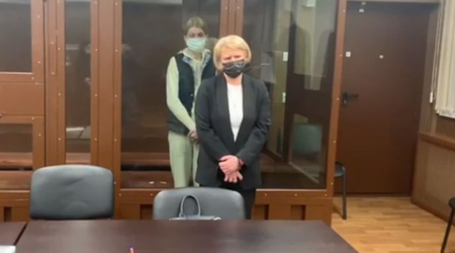 Признания ждут из СИЗО: уроженку Алтайского края Марину Ракову до декабря отправили под арест