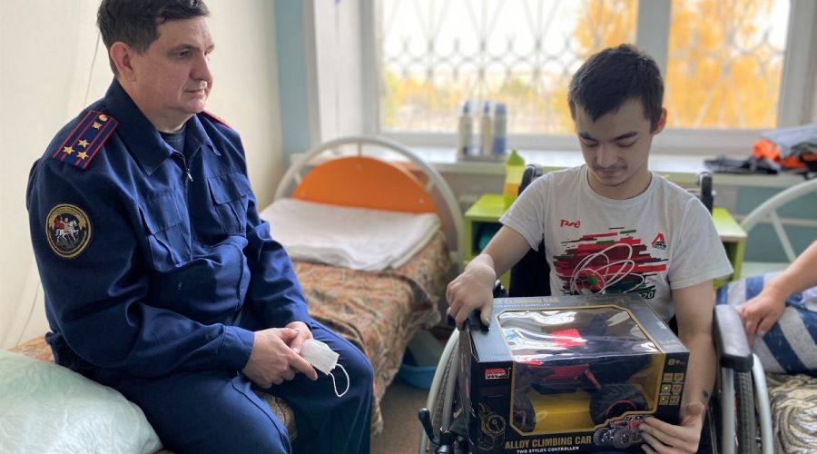 Следком взял шефство над брошенным матерью подростком с ДЦП в Барнауле и раскритиковал органы профилактики