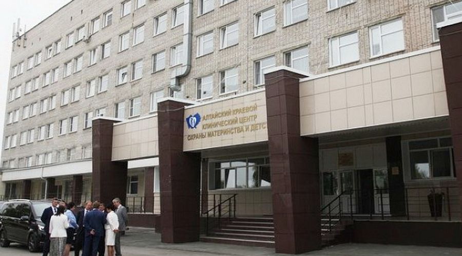 Профильные ведомства обошли вниманием подозрительные закупки алтайского медцентра