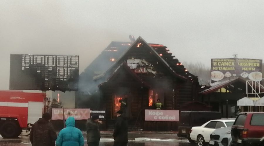На родине Василия Шукшина в Алтайском крае сгорело известное придорожное кафе