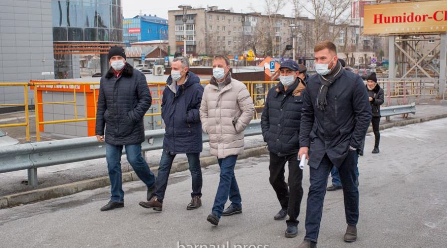 Барнаульцам пообещали отсутствие коммунальных проблем на время будущего ремонта моста у «Нового рынка»